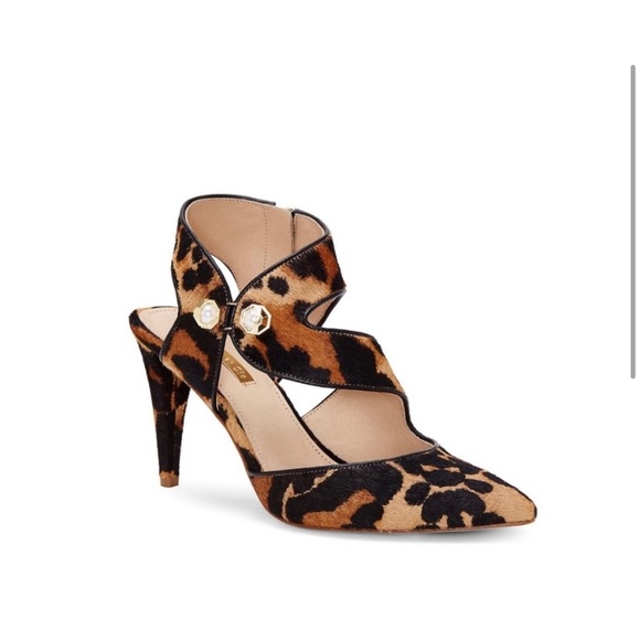 Brand new fur with pearls classy heel! Make an offer! - Picture 2 of 15